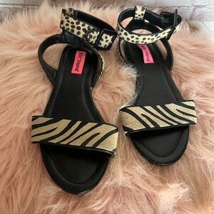 Betsey Johnson animal print ankle strap sandals size 7.5